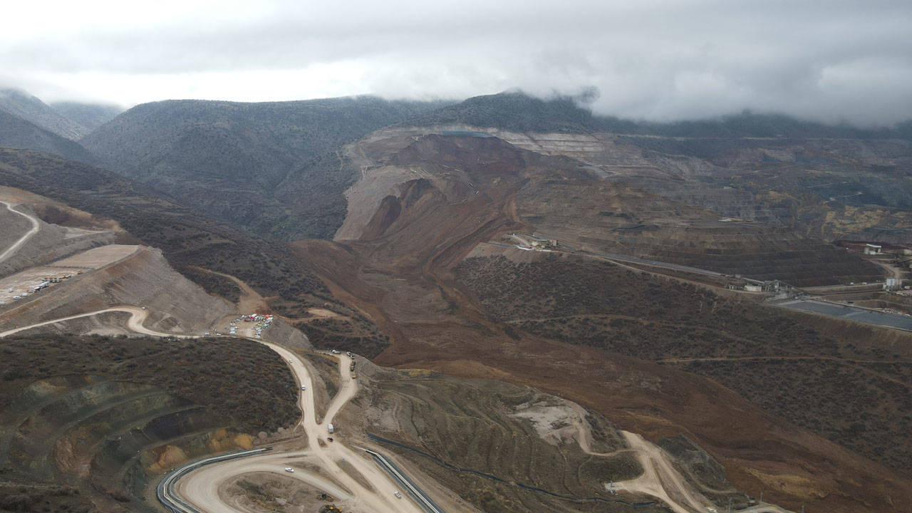 CHP'li Yavuzyılmaz Bakanlığın yazısını paylaştı: İliç'teki madende iki yıl önce toprak kayması yaşanmış
