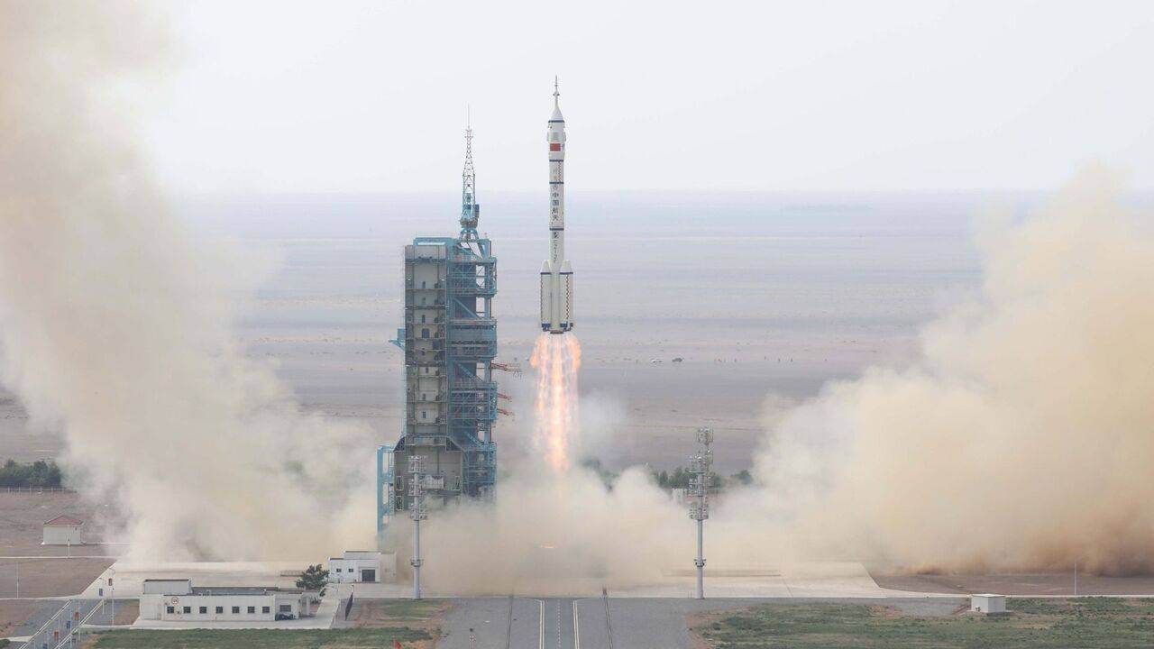 Çin, yeni istihbarat uydusunu uzaya fırlattı