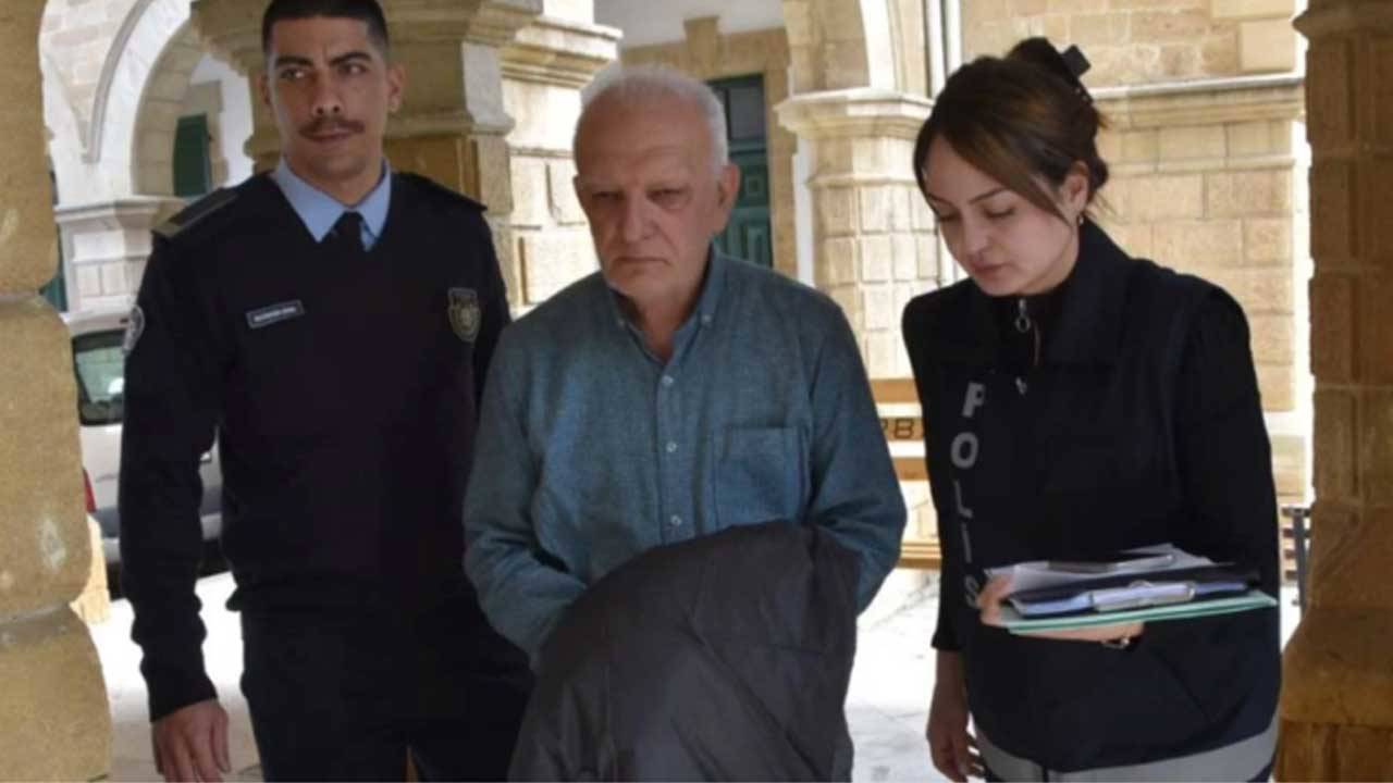 Emekli korgeneral, Kıbrıs'ta tütün kaçakçılığından tutuklandı