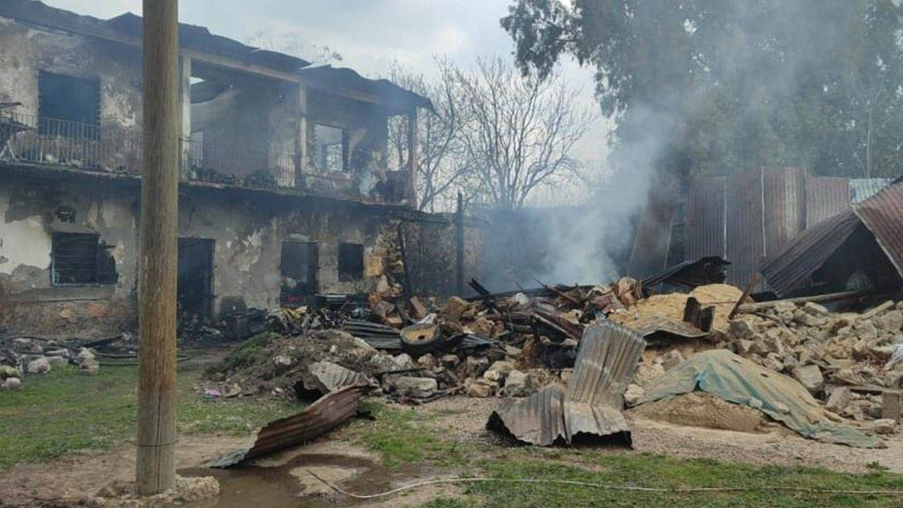 Adana'da evde yangın: Anne ve 2 oğlu yaşamını yitirdi