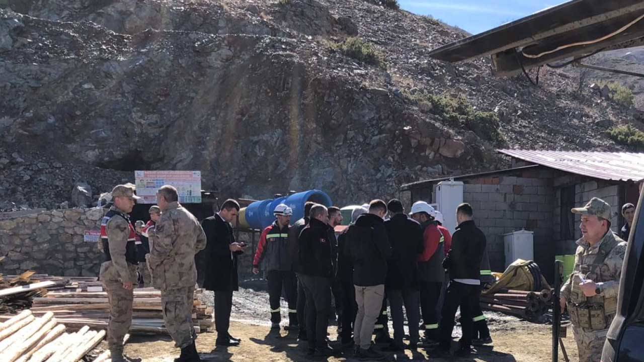 Elazığ'da maden ocağında göçük: İşçiler toprak altında kaldı