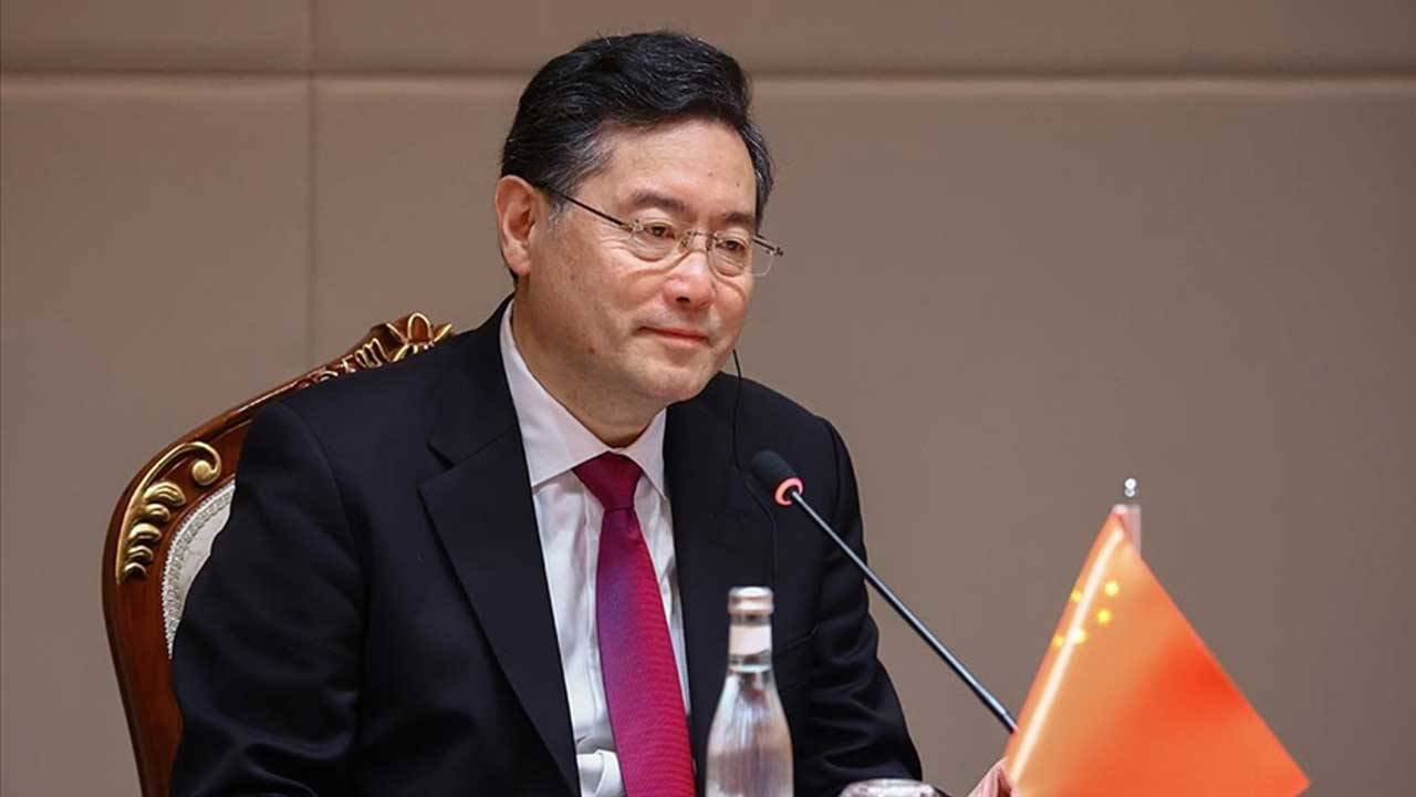 Çin'de kayıp eski Dışişleri Bakanı'nın meclis üyeliğinden 'istifa ettiği' duyuruldu