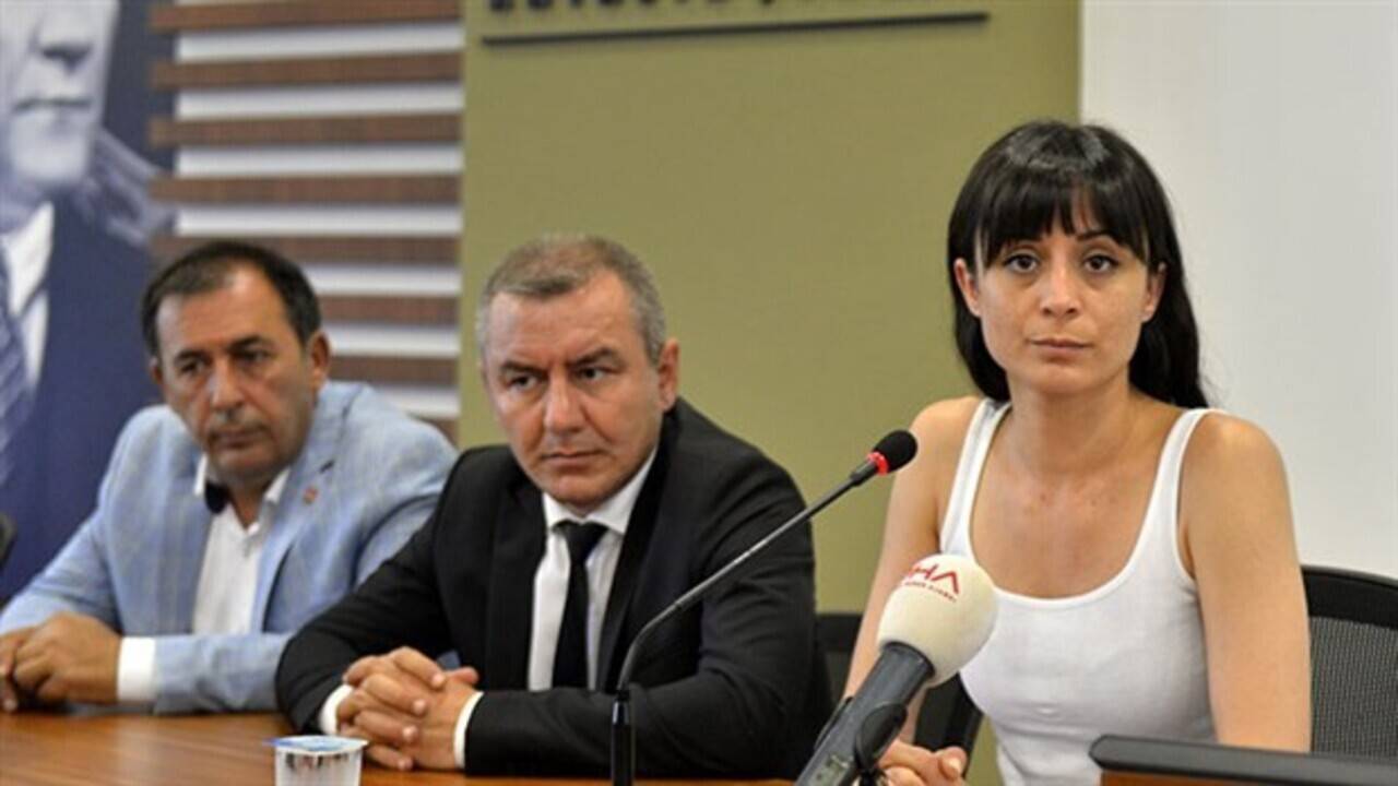 Büyüknohutçu çiftinin kızı, TİP'ten istifa ederek Antalya'da bağımsız aday oldu
