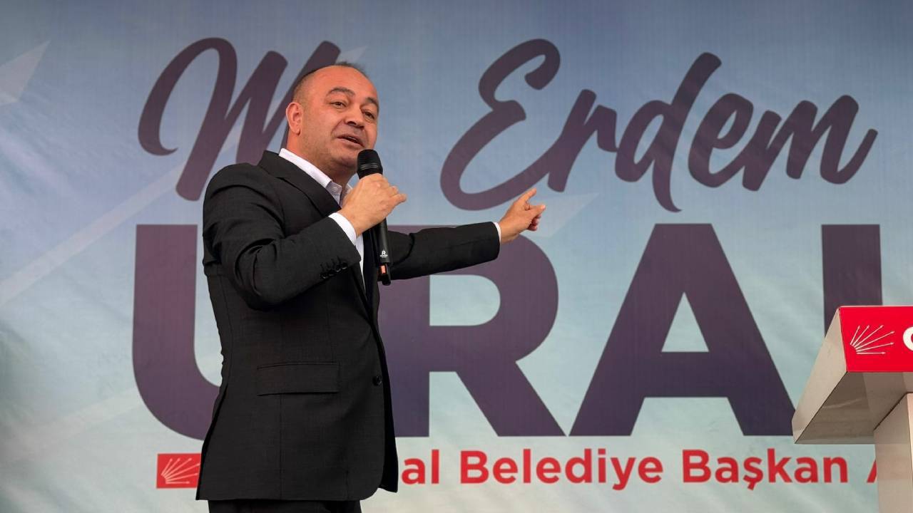 Özgür Karabat: CHP'li bir belediye başkanı CHP'den seçilecek ama seçildiğinde rozetini çıkartacak