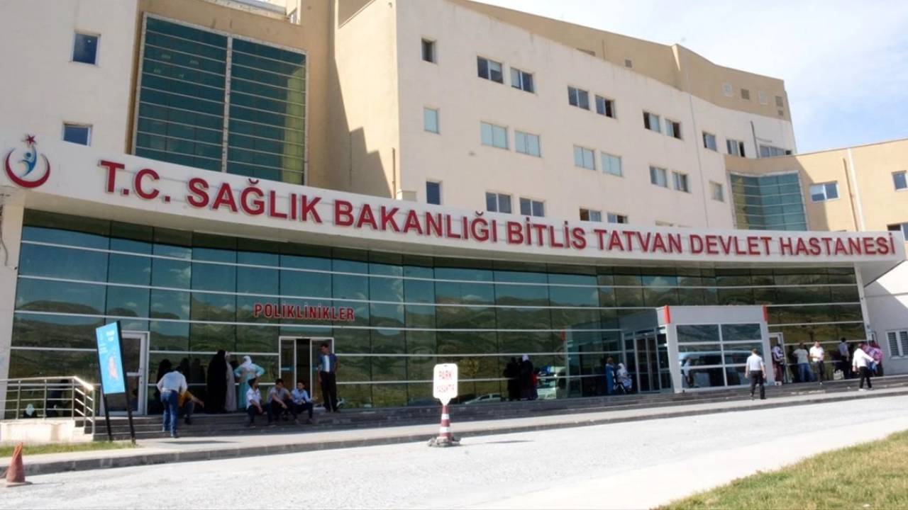 Devlet hastanesinde AKP propagandası: Mesai saatinde sağlık çalışanları tanıtım toplantısına çağrıldı