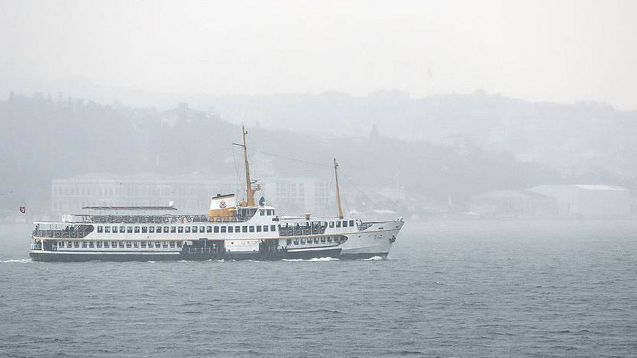 İstanbul'da deniz ulaşımına sis engeli: Bazı vapur seferleri iptal edildi