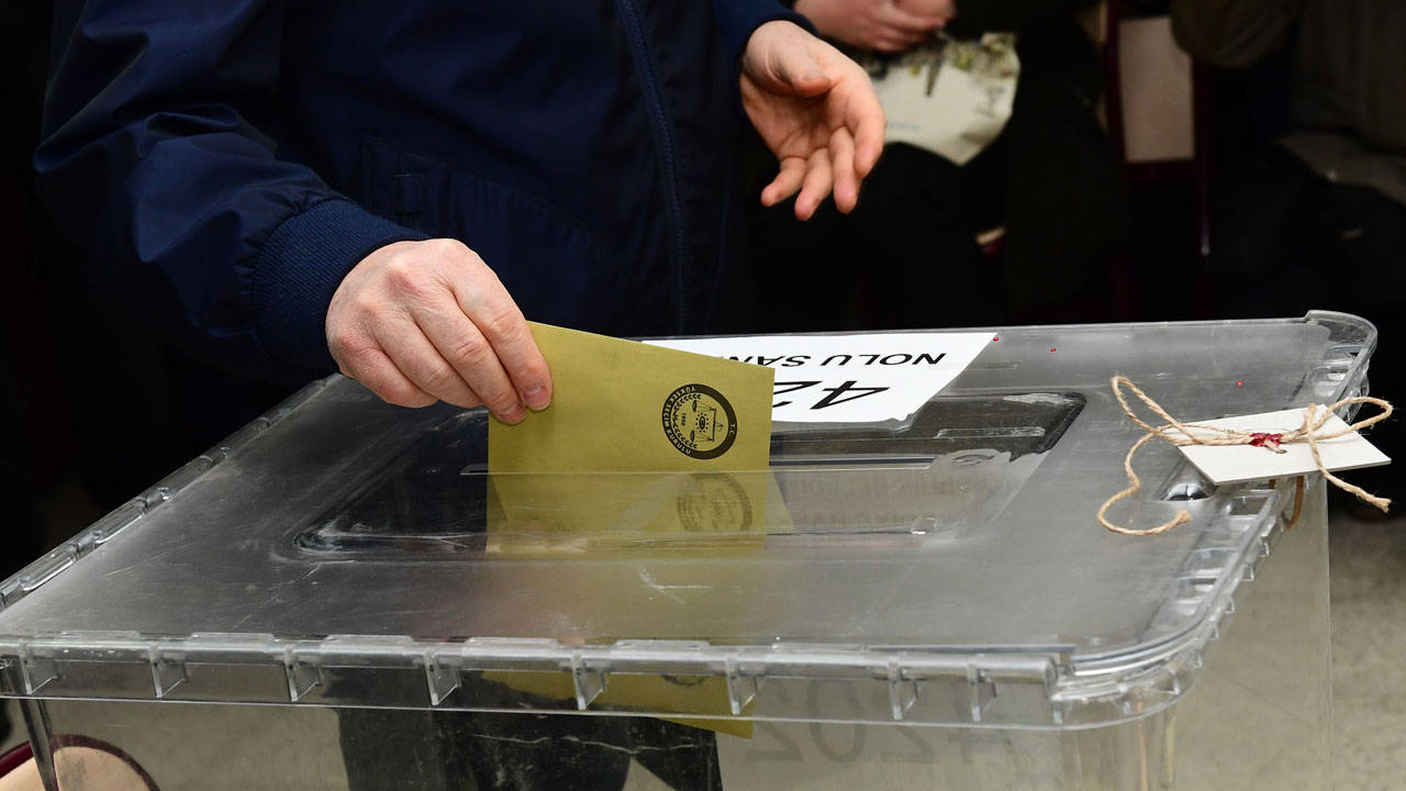 MetroPOLL anketi: AKP'nin oylarında düşüş, CHP'de yükseliş var