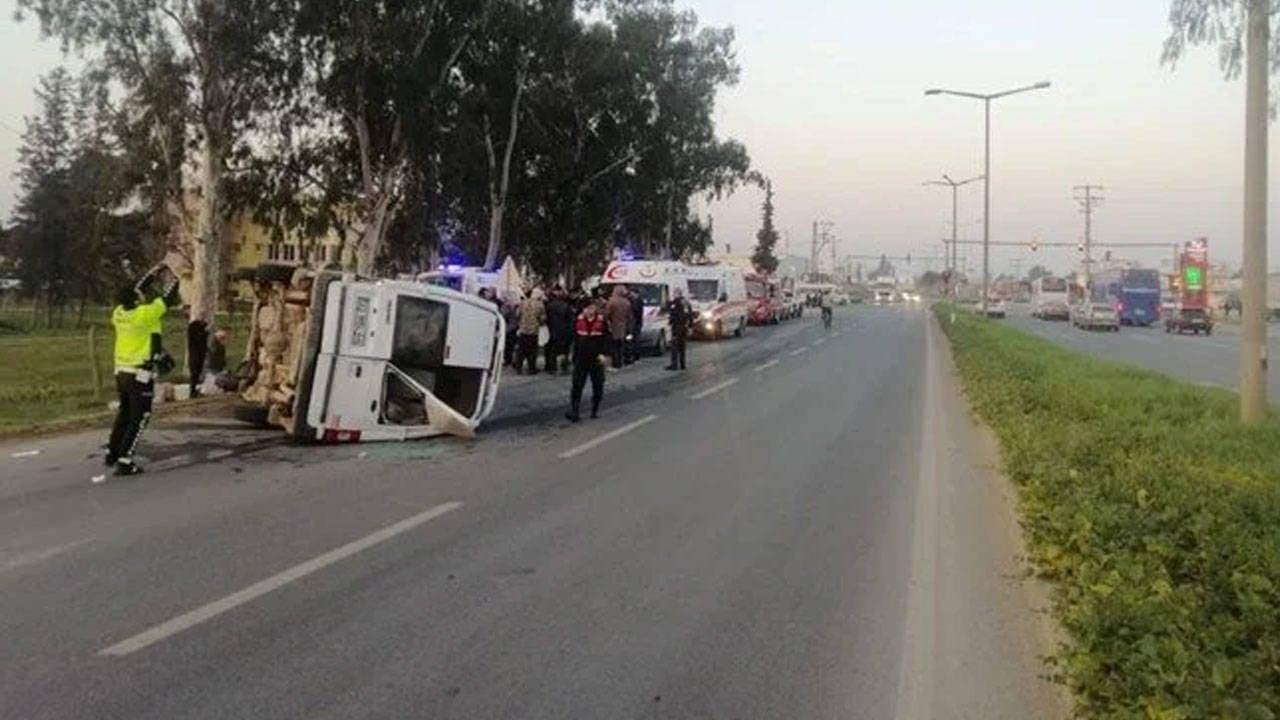 Tarım işçilerini taşıyan minibüs ile kamyonet çarpıştı: 6 yaralı