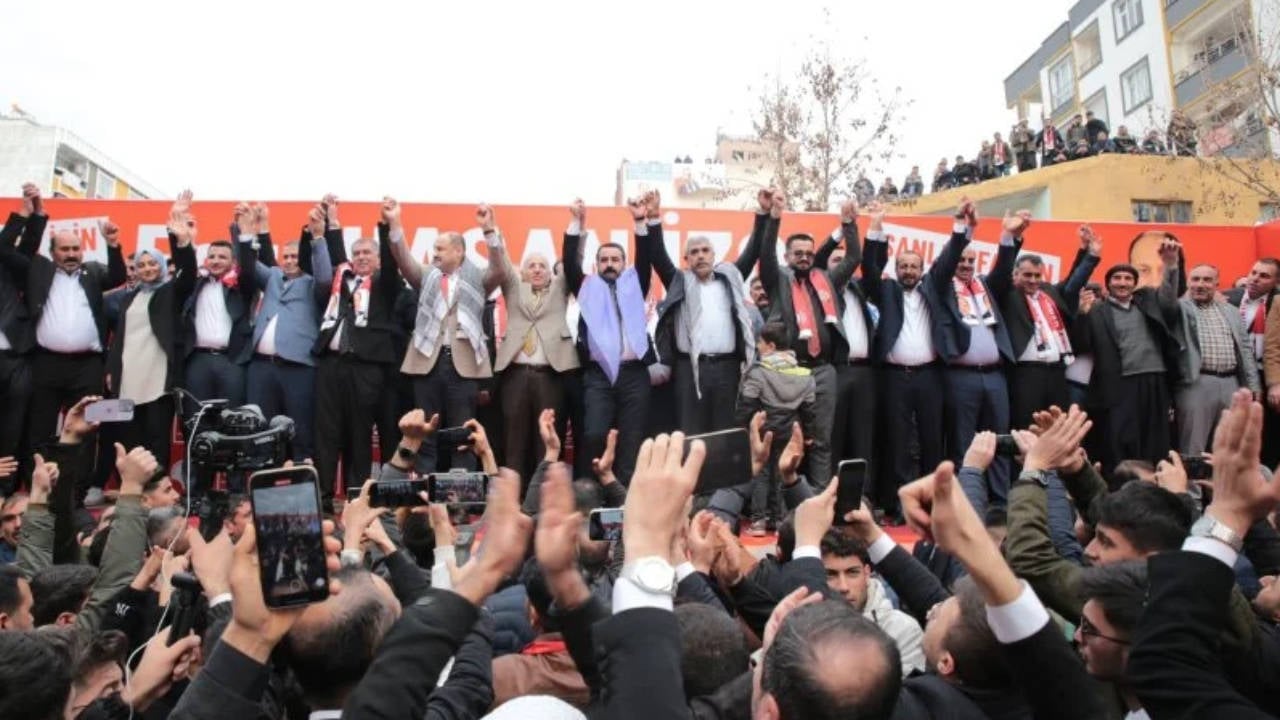 YRP’den Urfa’da AKP’ye karşı gövde gösterisi