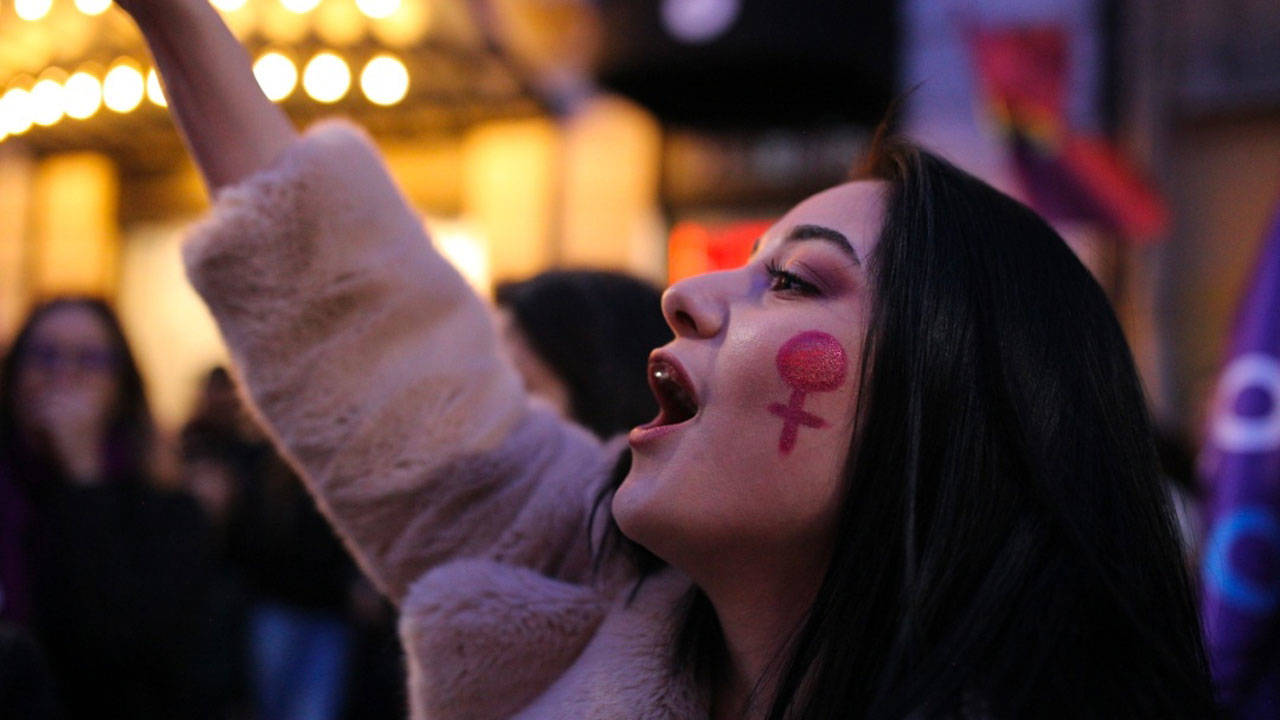 Taksim, Feminist Gece Yürüyüşü öncesi ablukaya alındı