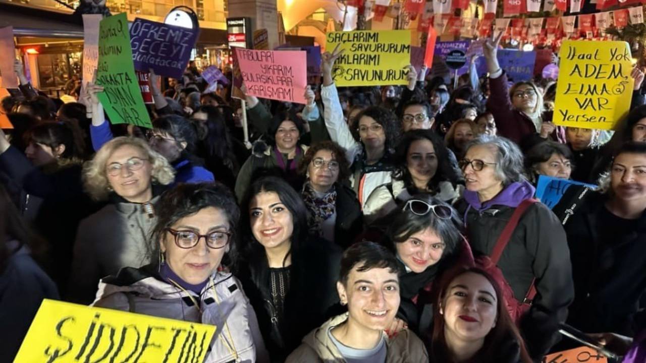 İzmir’de kadınlar sokakta: 8 Mart’ta geceyi aydınlatıyoruz