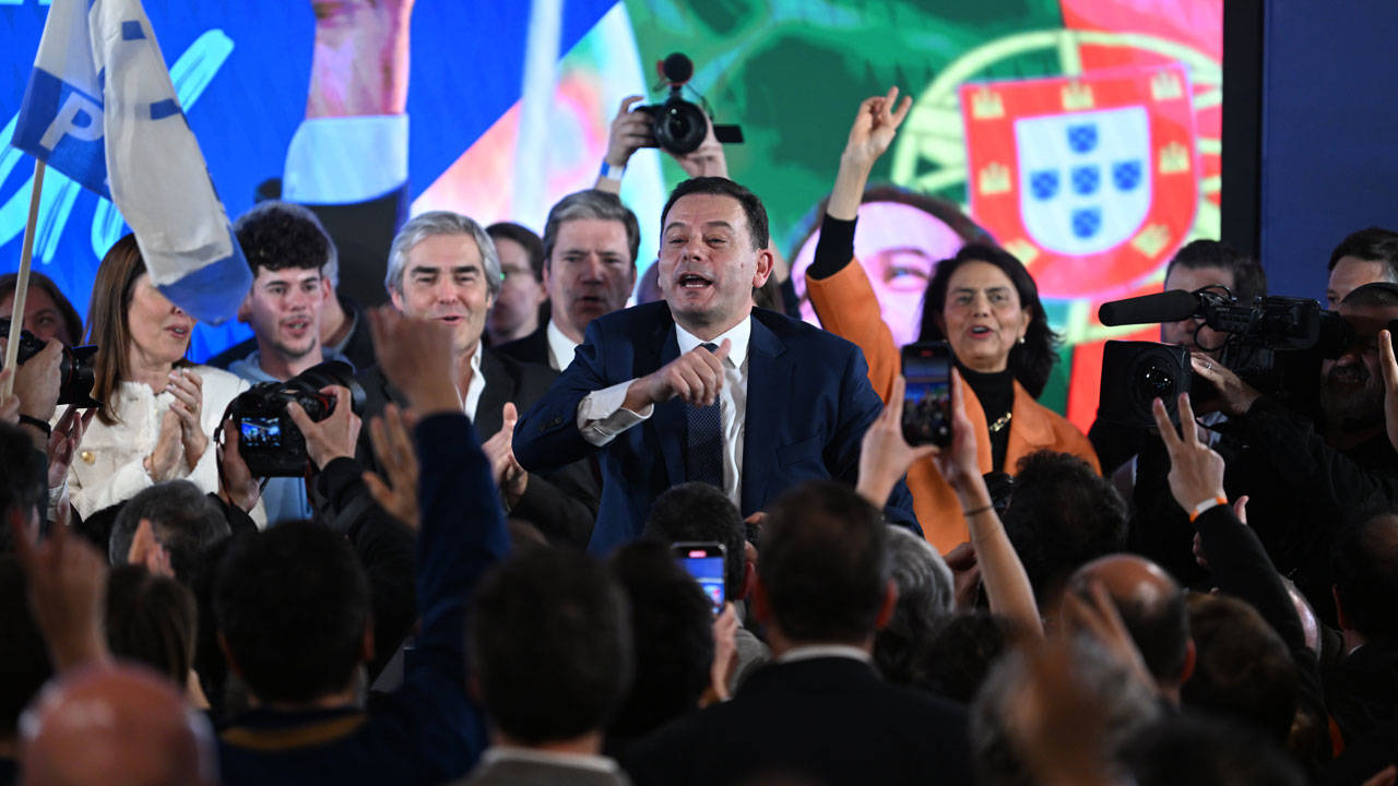 Portekiz'de seçimleri sağ ittifak kazandı