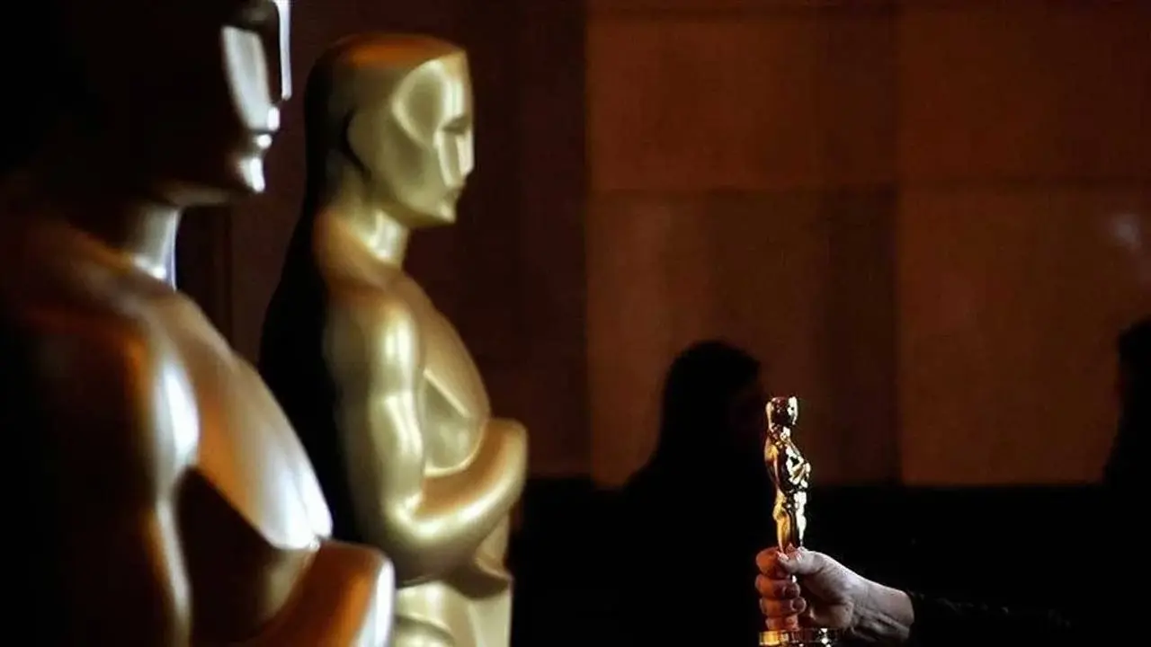2024 Oscar en iyi yönetmen ödülünü kim aldı? 2024 Oscar en iyi yönetmen ödülü