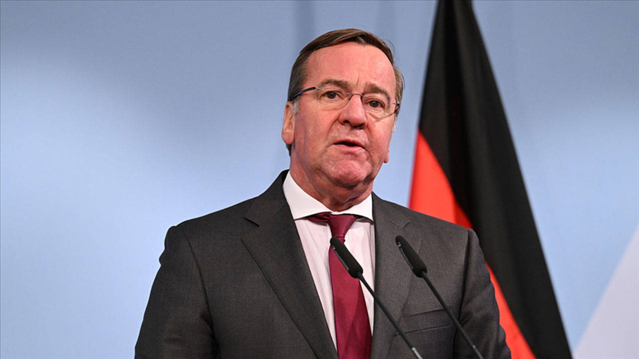 Almanya Savunma Bakanı doğruladı: Subaylar, güvenli olmayan hatla dinlendi