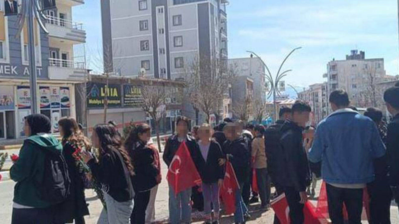 Şırnak'ta AKP'den okullara talimat: Öğrenciler dersten çıkarılıp mitinge götürüldü
