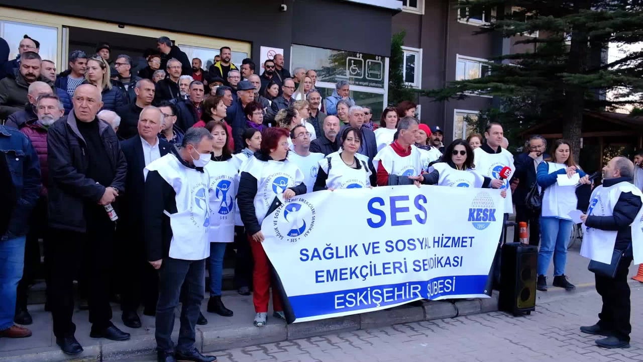 SES üyesi emekçiler sürgünü protesto etti