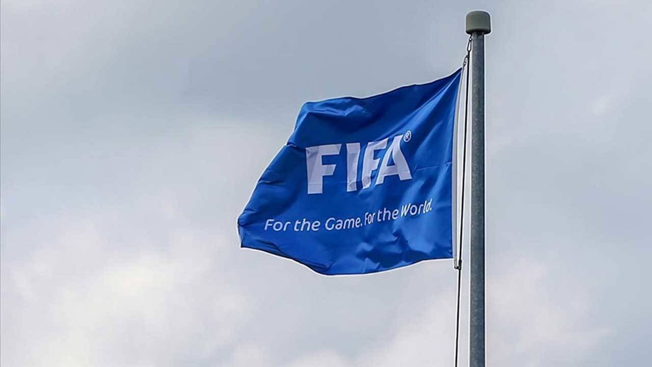 FIFA'dan 6 takıma transfer yasağı!