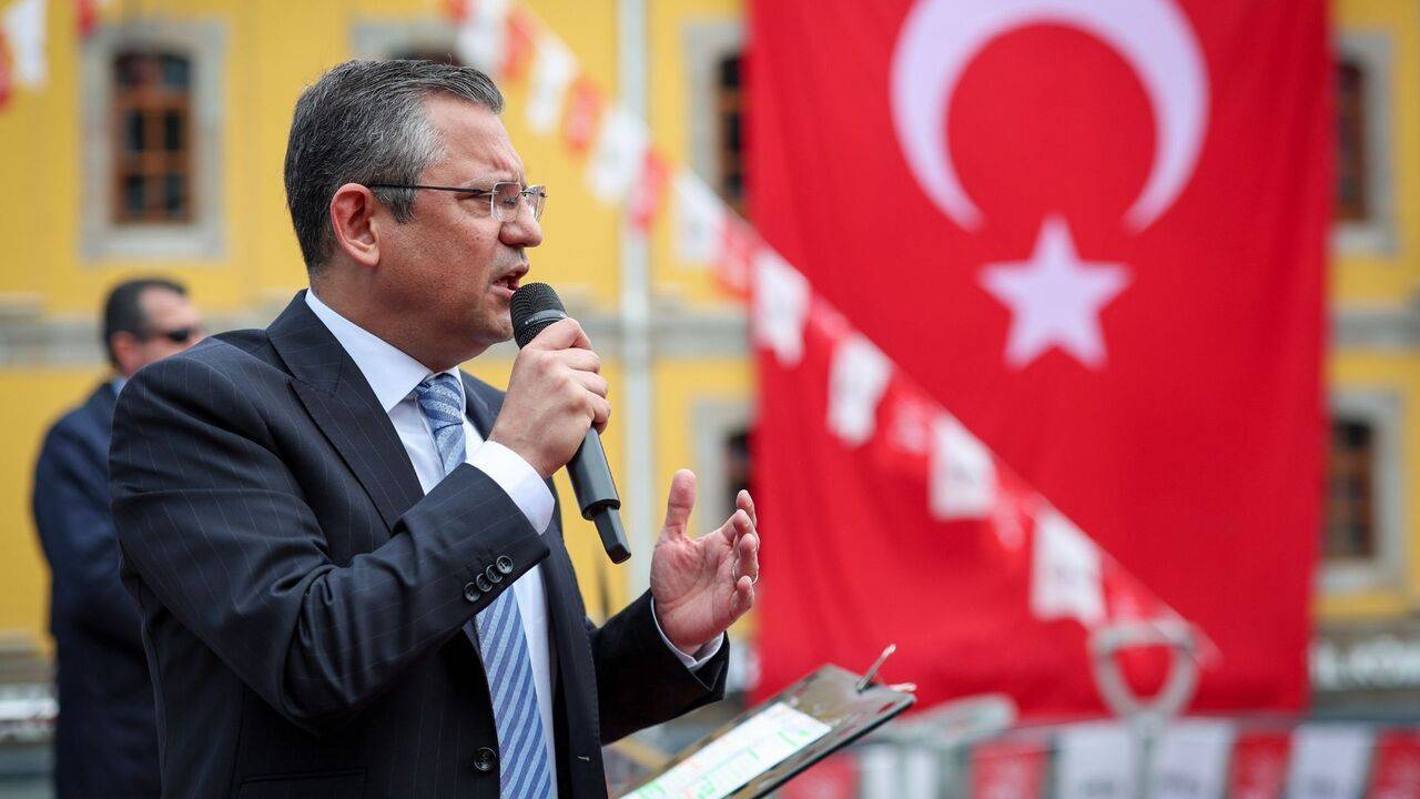 Özgür Özel'den Trabzon'da İmamoğlu vurgusu
