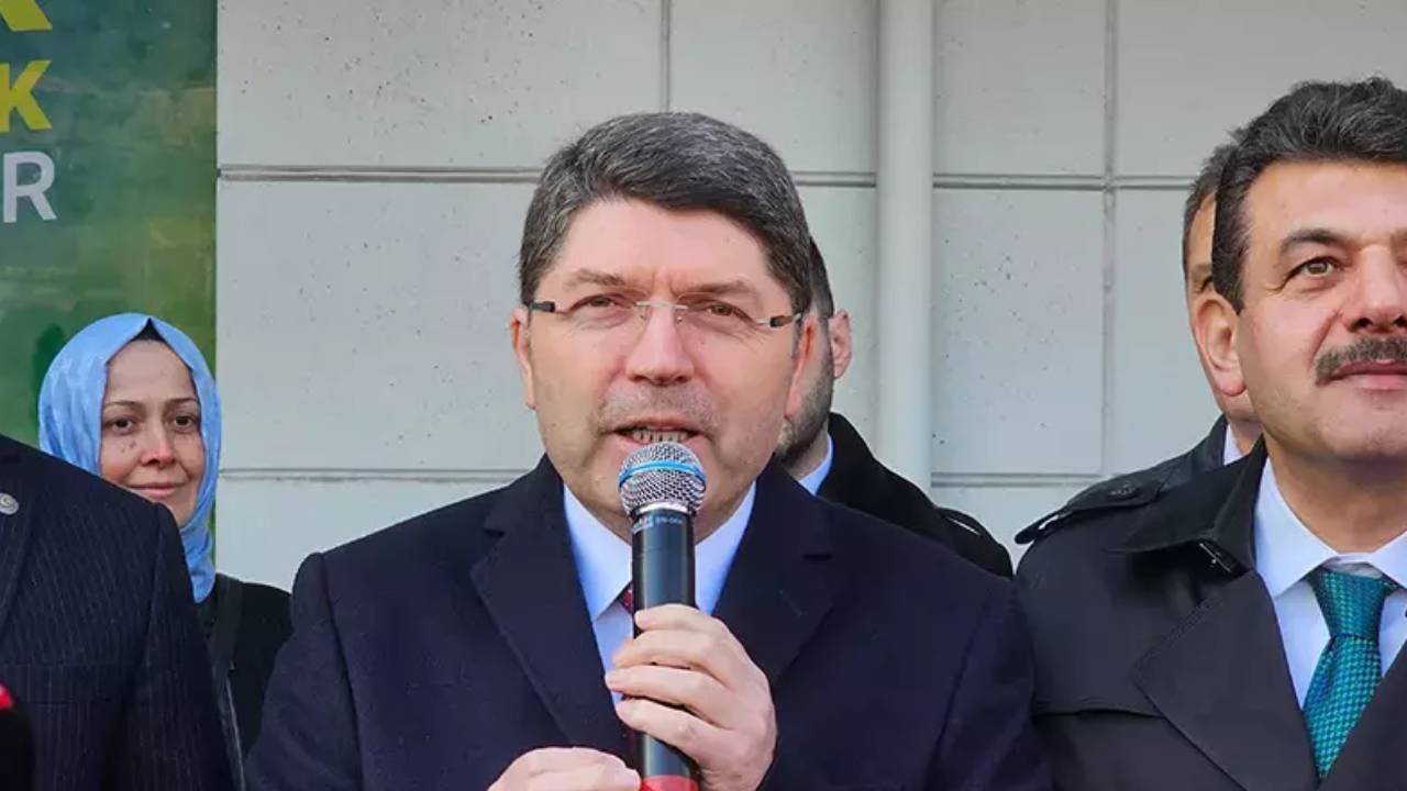 Adalet Bakanı Tunç: Oyları bölmeyelim, ampulün altında birleşelim