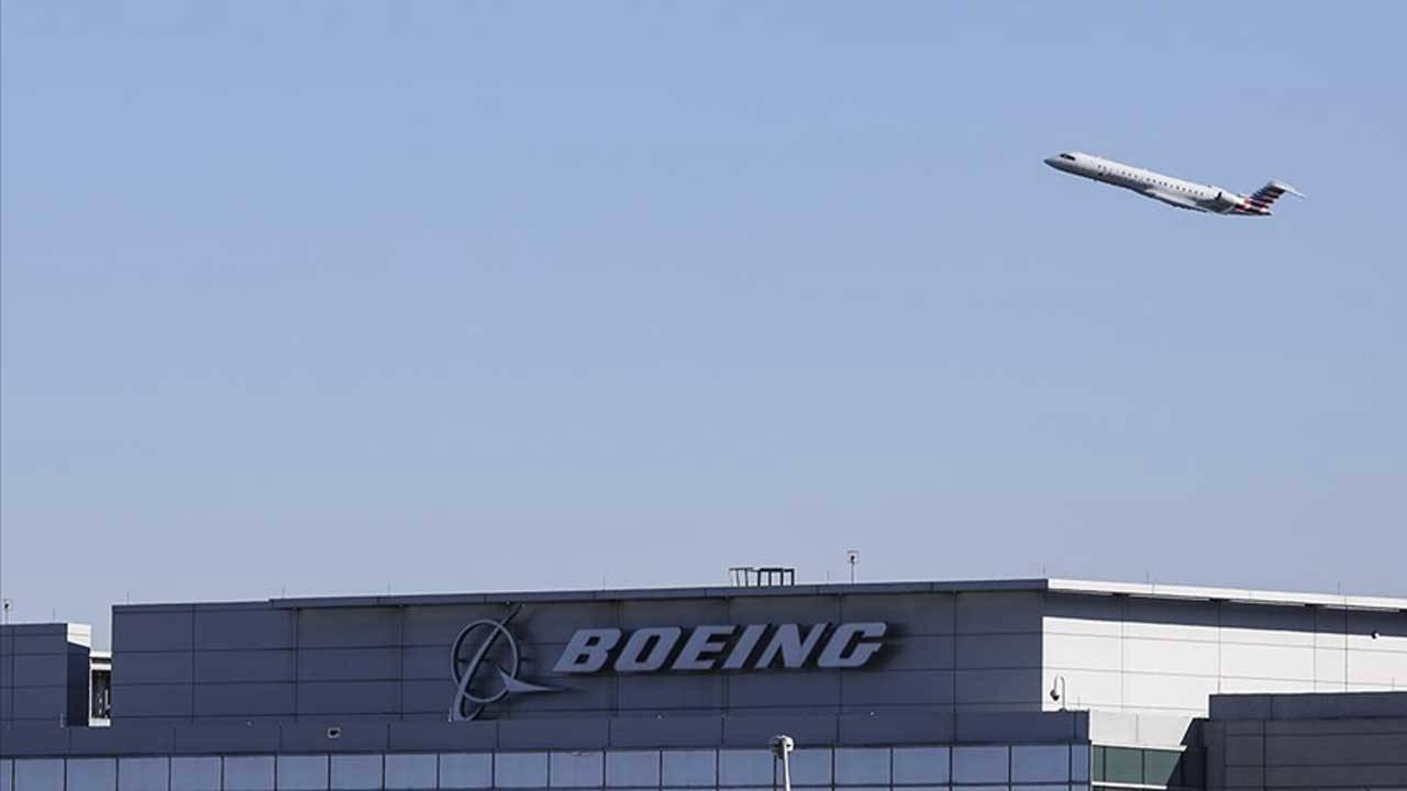 Boeing'in CEO'su görevi bırakıyor