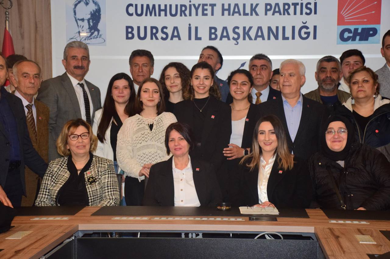 Bursa'da Gelecek Partisi'nden istifa eden 750 kişi CHP'ye katıldı