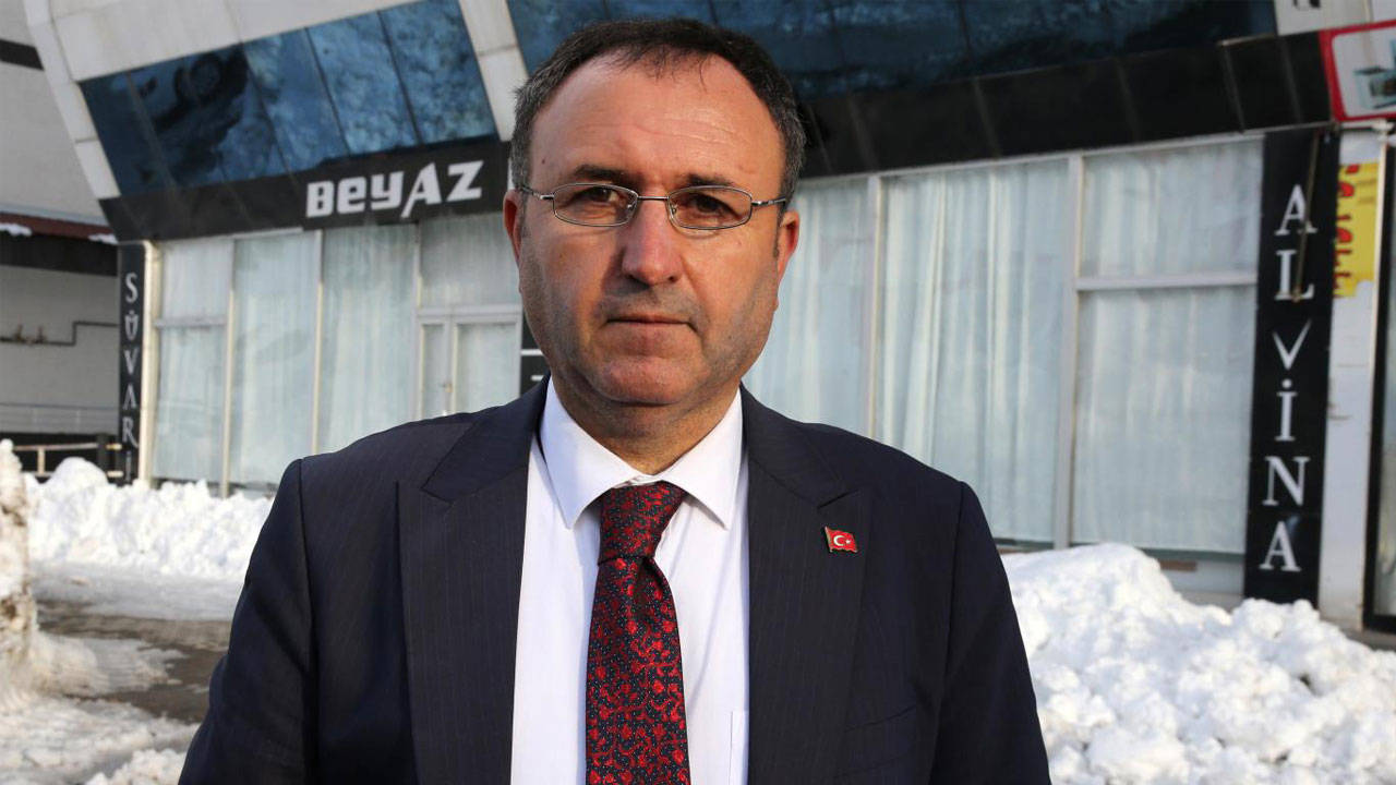 CHP'li belediye başkan adayı istifa edip AKP'ye katıldı
