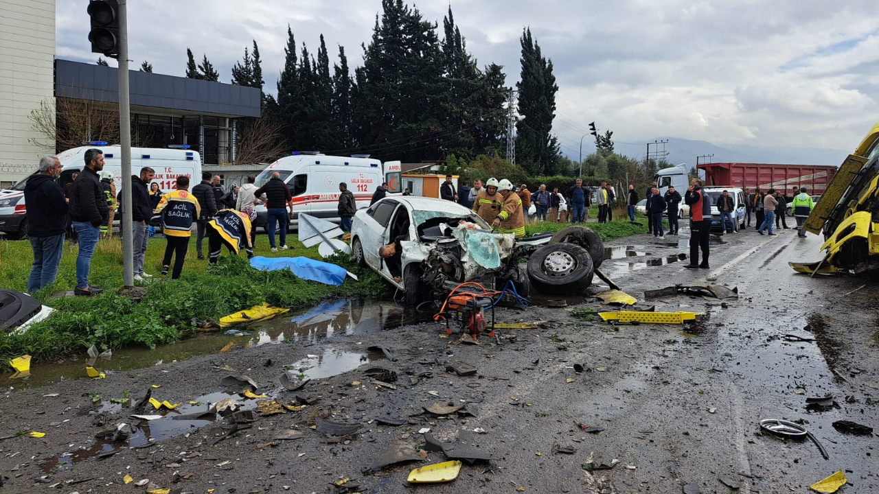 Hatay'da 6 kişinin öldüğü kazada TIR şoförü tutuklandı