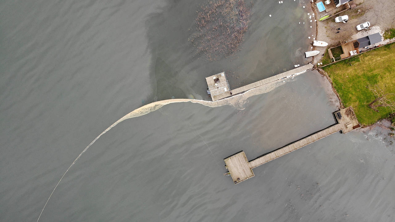 NATO petrol boru hattı delindi: Milyonların içme suyu olan Sapanca Gölü'ne akaryakıt sızdı