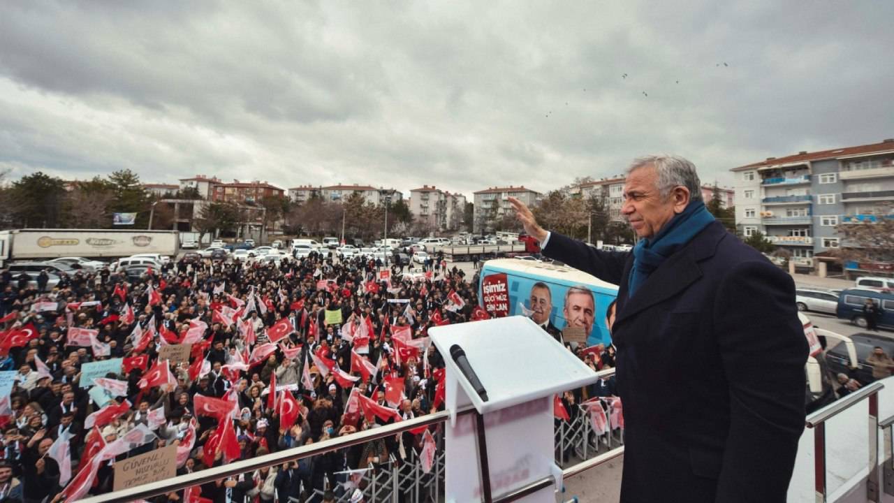 AKP Ankara’da eriyor