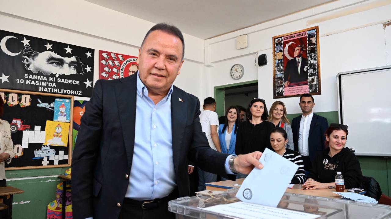 Antalya'da CHP'li Böcek başkan seçildi: CHP 15, AKP 3, DP 1 ilçe kazandı