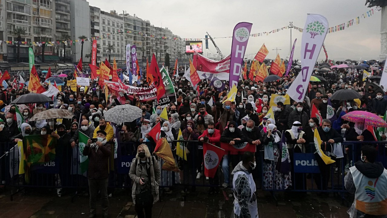 İzmir Newroz'una katılan 21 kişi gözaltına alındı