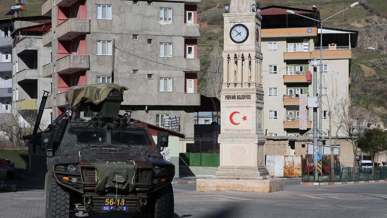 AKP ve DEVA Partili adayların yakınları arasında silahlı kavga: Gözaltı sayısı 10'a yükseldi