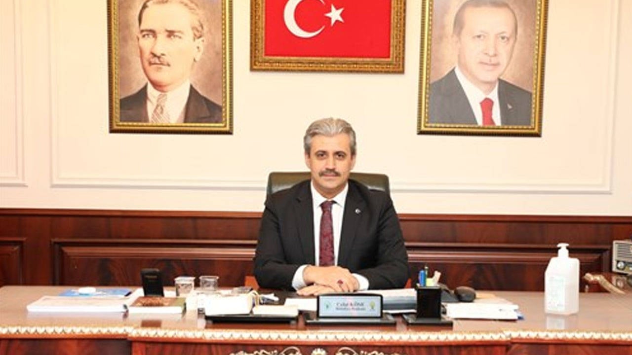 AKP’li başkan, belediye Yeniden Refah’a geçmeden paraları futbolculara aktarmış