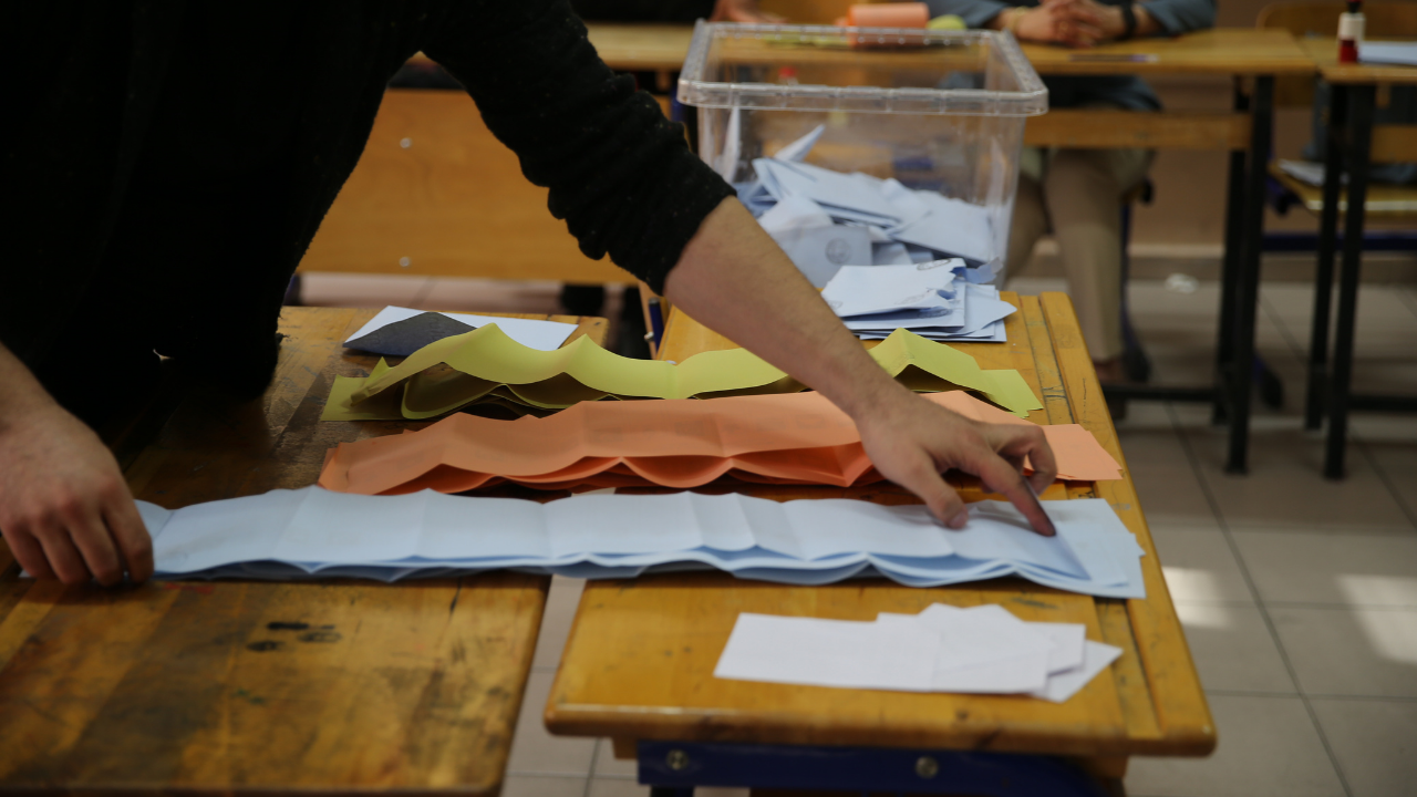 DEM Parti'den 'taşımalı seçmen'le kaybedilen Kars'ta seçim iptali başvurusu