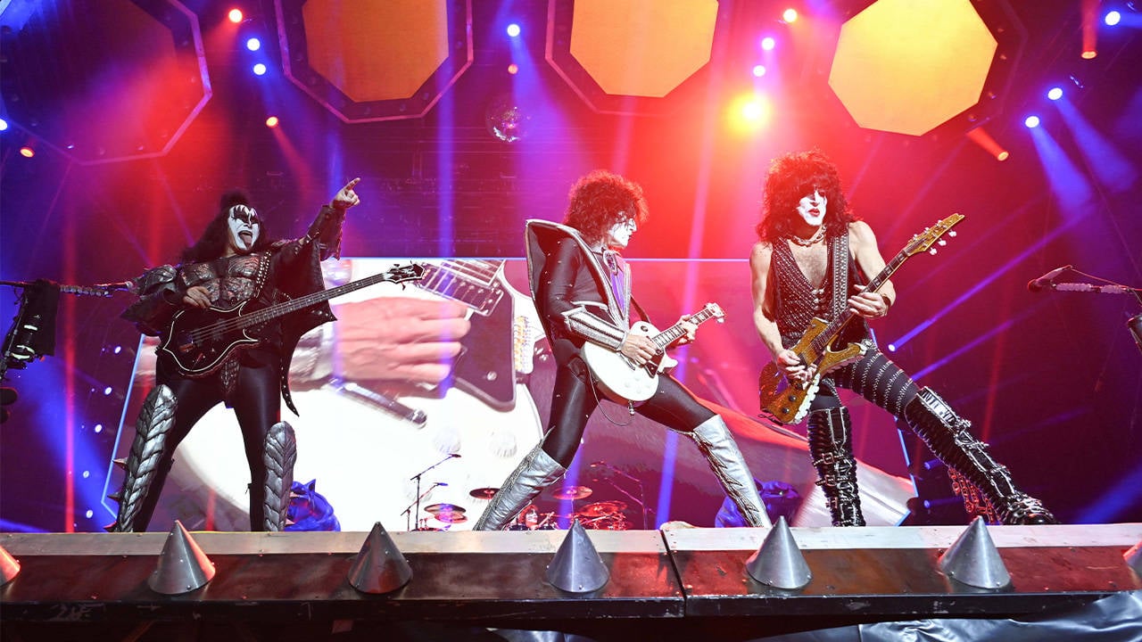 Rock grubu Kiss, marka adı, şarkıları ve telif haklarını 300 milyon dolara sattı