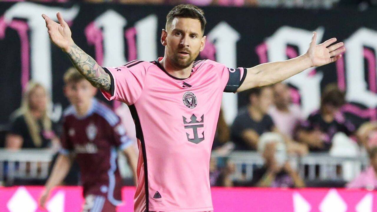 Messi'nin yıllık maaşı ve sözleşmesindeki özel madde açıklandı