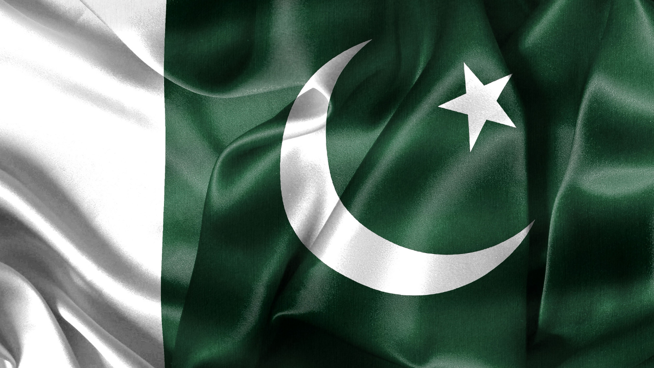 Pakistan'da otobüs kazası: 17 ölü, 16 yaralı