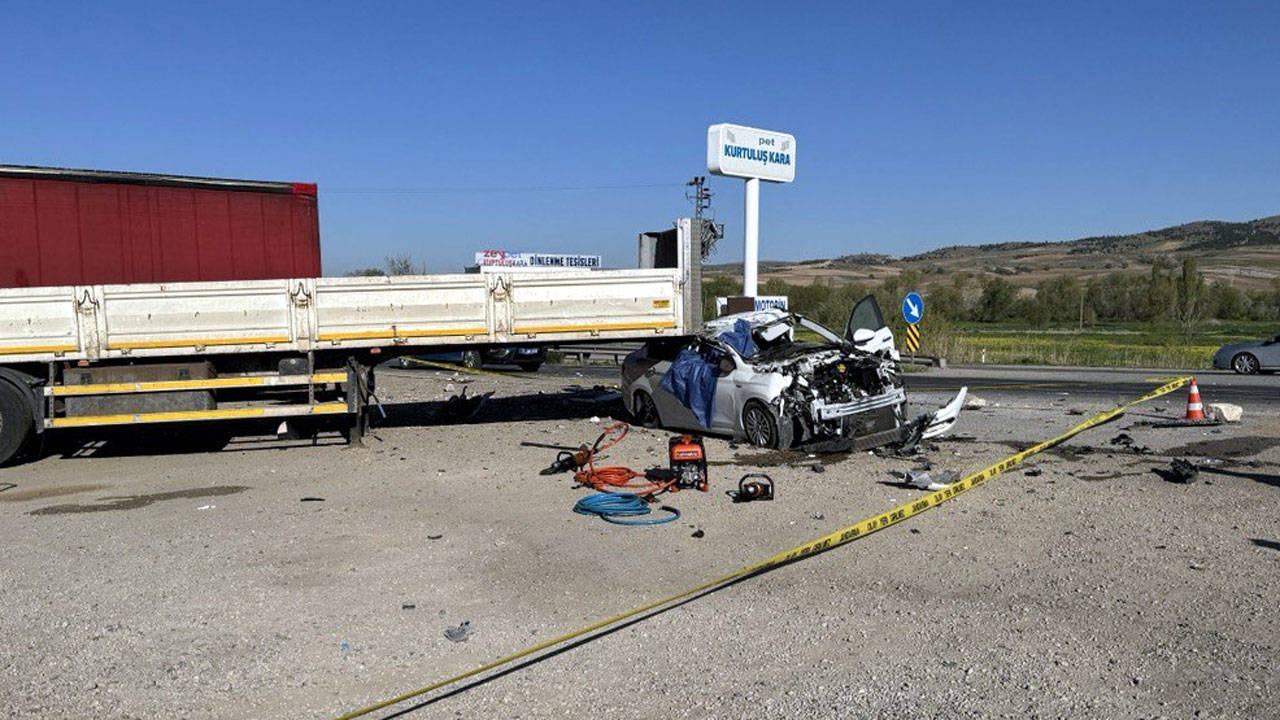 Kırıkkale'de trafik kazası: 1 kişi öldü, 2 kişi yaralandı