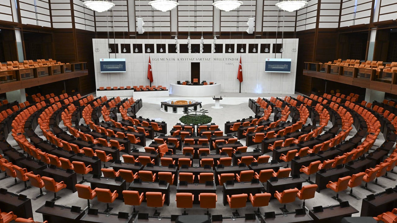 CHP'li Bankoğlu kadroların cinsiyete göre dağılımlarını sordu: Devlet kurumlarında kadın temsil oranları ne?
