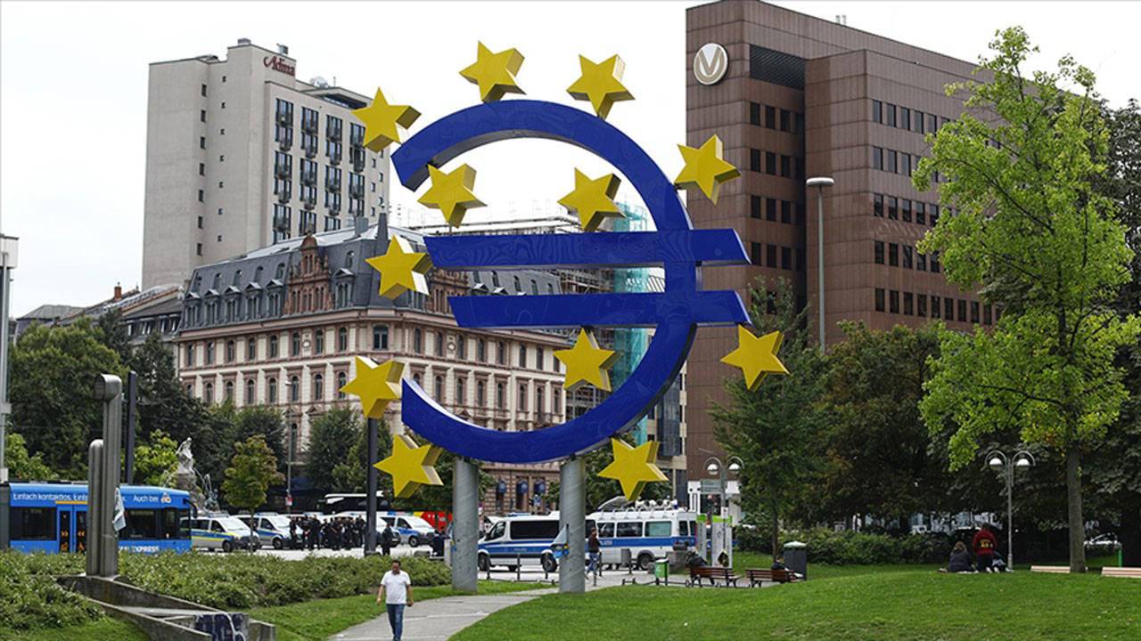 Euro Bölgesi'nde enflasyon yüzde 2,4