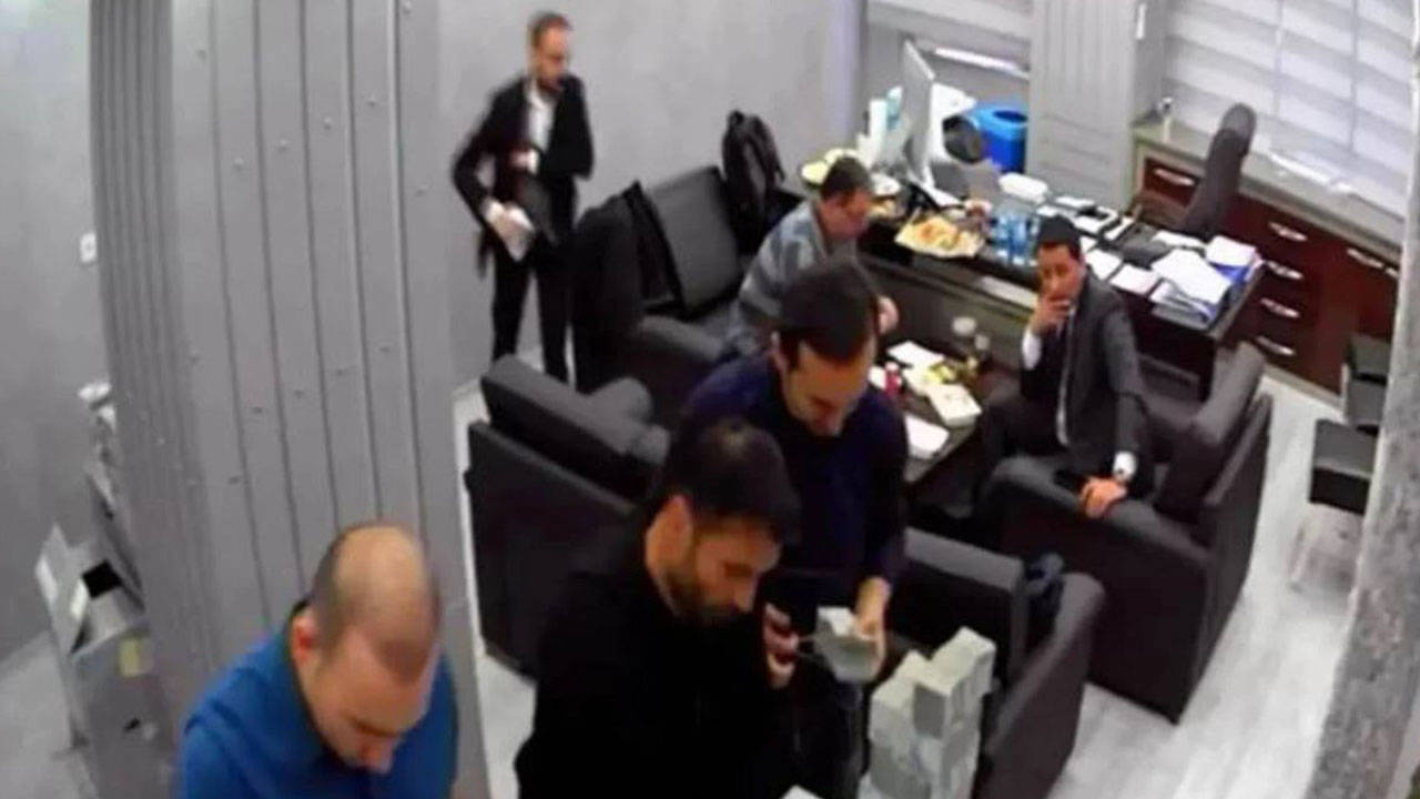 CHP'ye 'para sayma’ soruşturması: Avukat Ergün Özer ifade verdi
