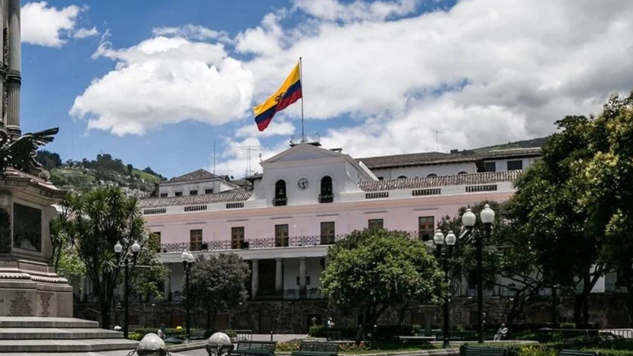 Ekvador'da son 2 günde iki belediye başkanı silahlı saldırıda öldürüldü