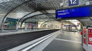 Almanyada demir yolu çalışanlarının uyarı grevi iptal edildi