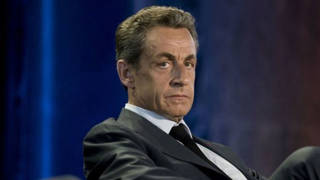 Eski Fransa Cumhurbaşkanı Sarkozyye yolsuzluk davasından elektronik kelepçe kararı