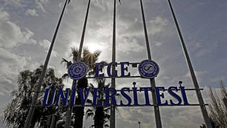 Ege Üniversitesi Rektörünün ismi dekanlık binasına verildi: Dünyada örneği yok