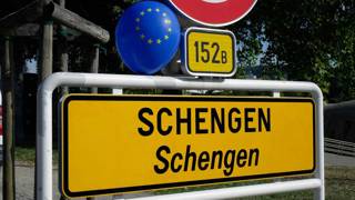 Avrupa Komisyonundan Schengen yanıtı: Türkiyenin vize başvuruları durduruldu mu?