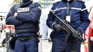 Fransada bıçaklı saldırı: 4ü çocuk 6 kişi yaralandı