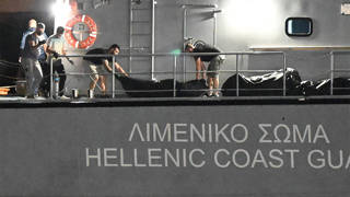 Yunanistanın göçmenleri taşıyan tekne kazasındaki tutumu mercek altında