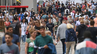 Almanyanın nüfusu rekor seviyeye ulaştı: Son 32 yılın en yüksek artışı