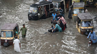 Pakistanda muson yağmurları nedeniyle ölenlerin sayısı 113e çıktı